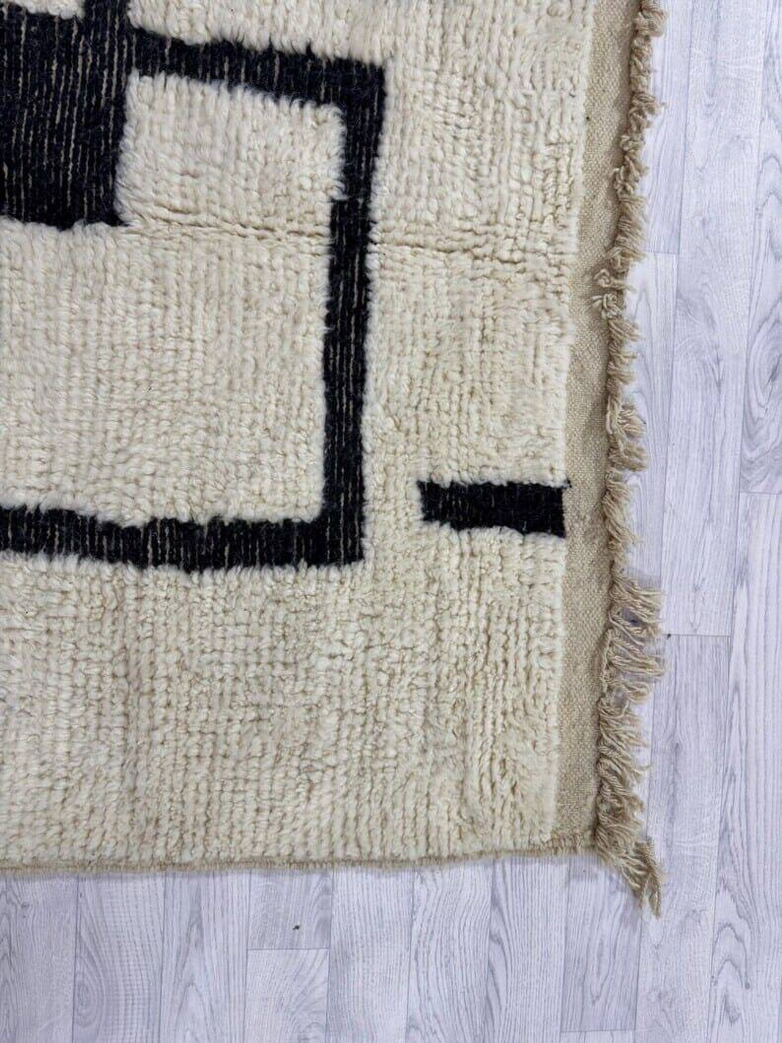 Handmade wool rug size 150 x 250 cm