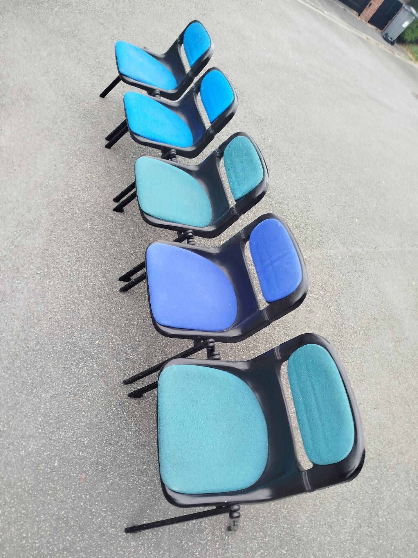 Set of 5 Vintage Dorsal chairs by designers Emilio Ambasz & Giancarlo.