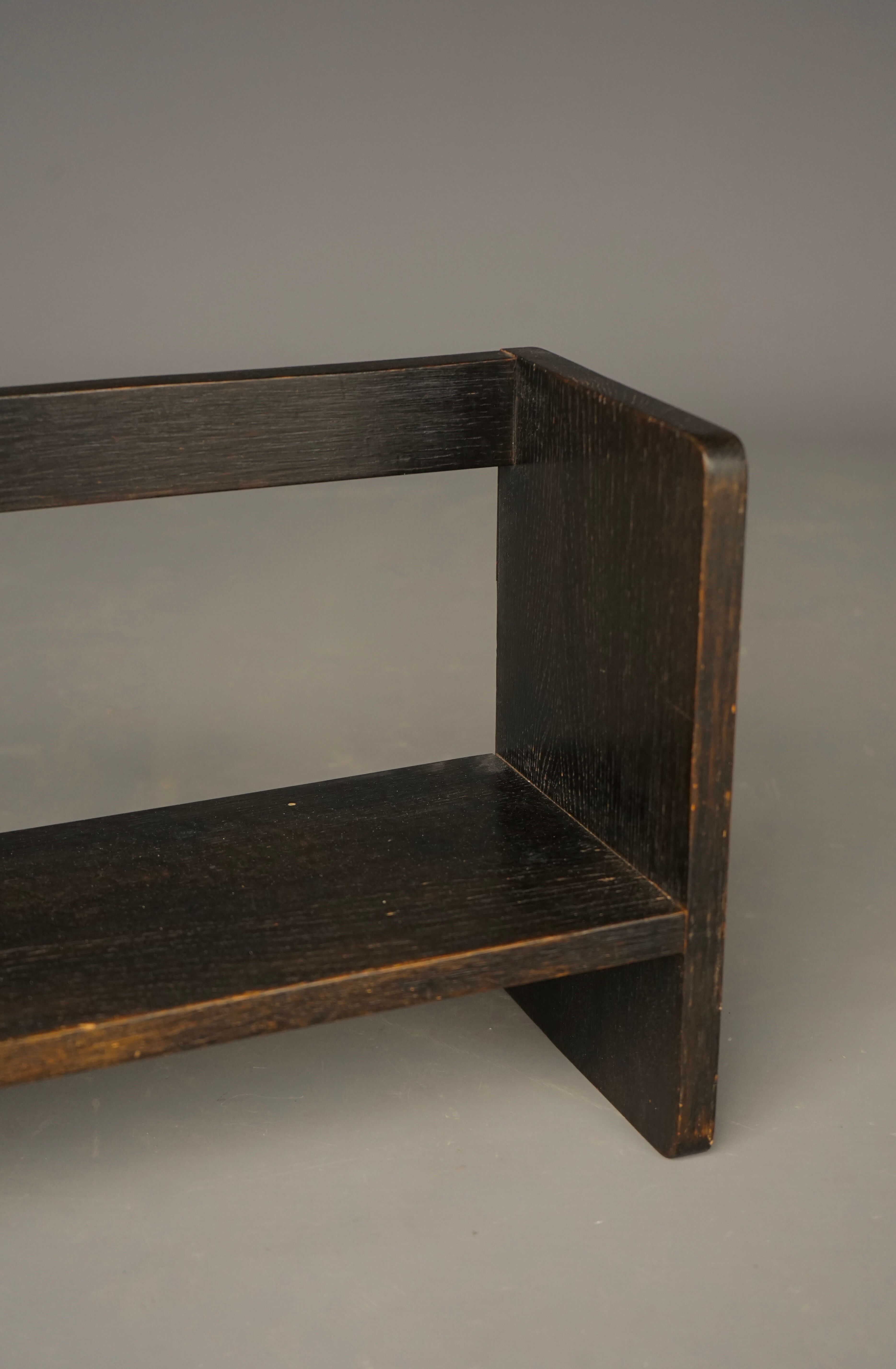 Bibliothèque Bauhaus moderniste en chêne. Années 1930