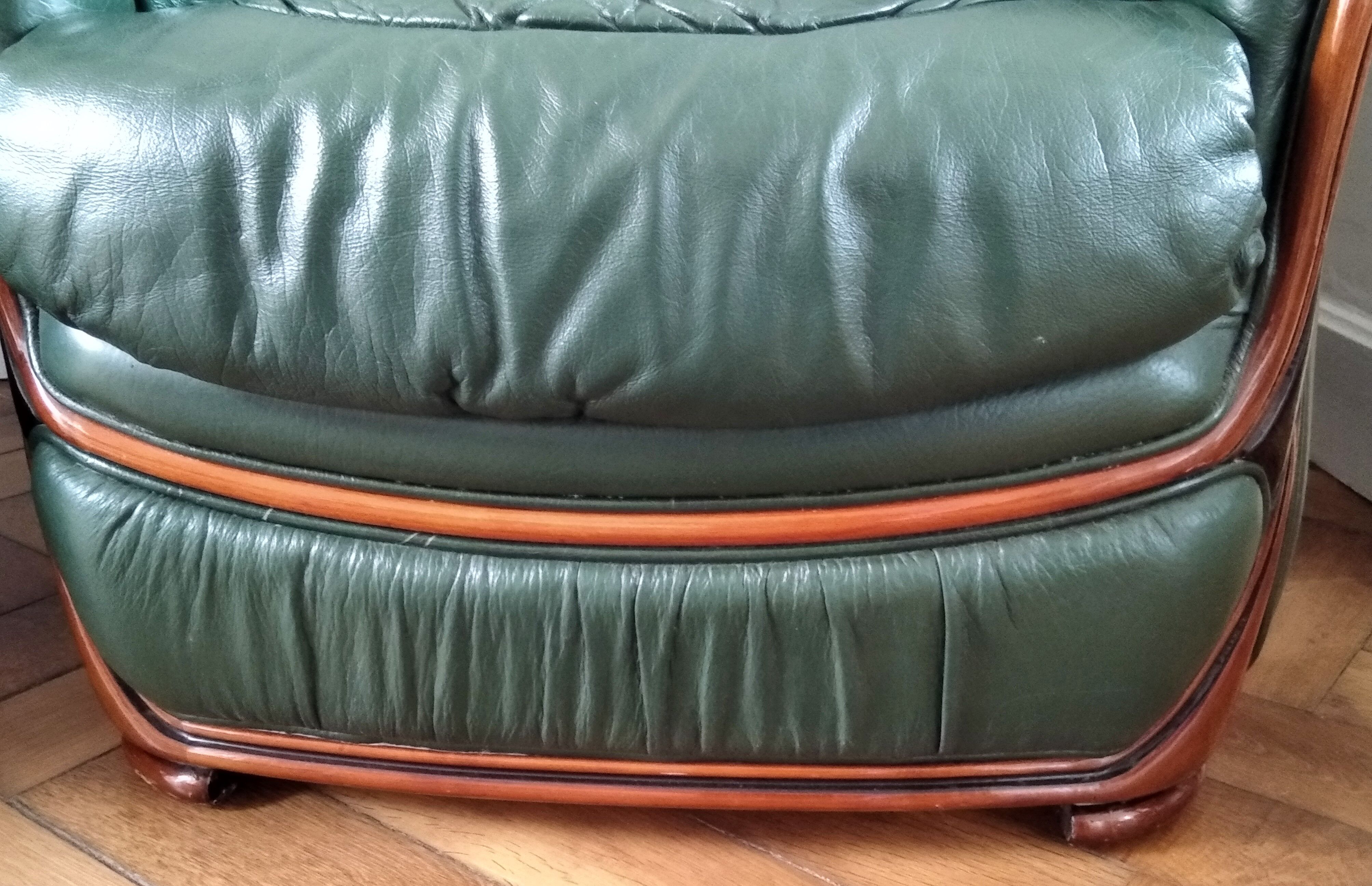 Duo de fauteuils cuir années 1980