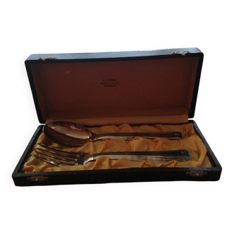 Pair of silver cutlery