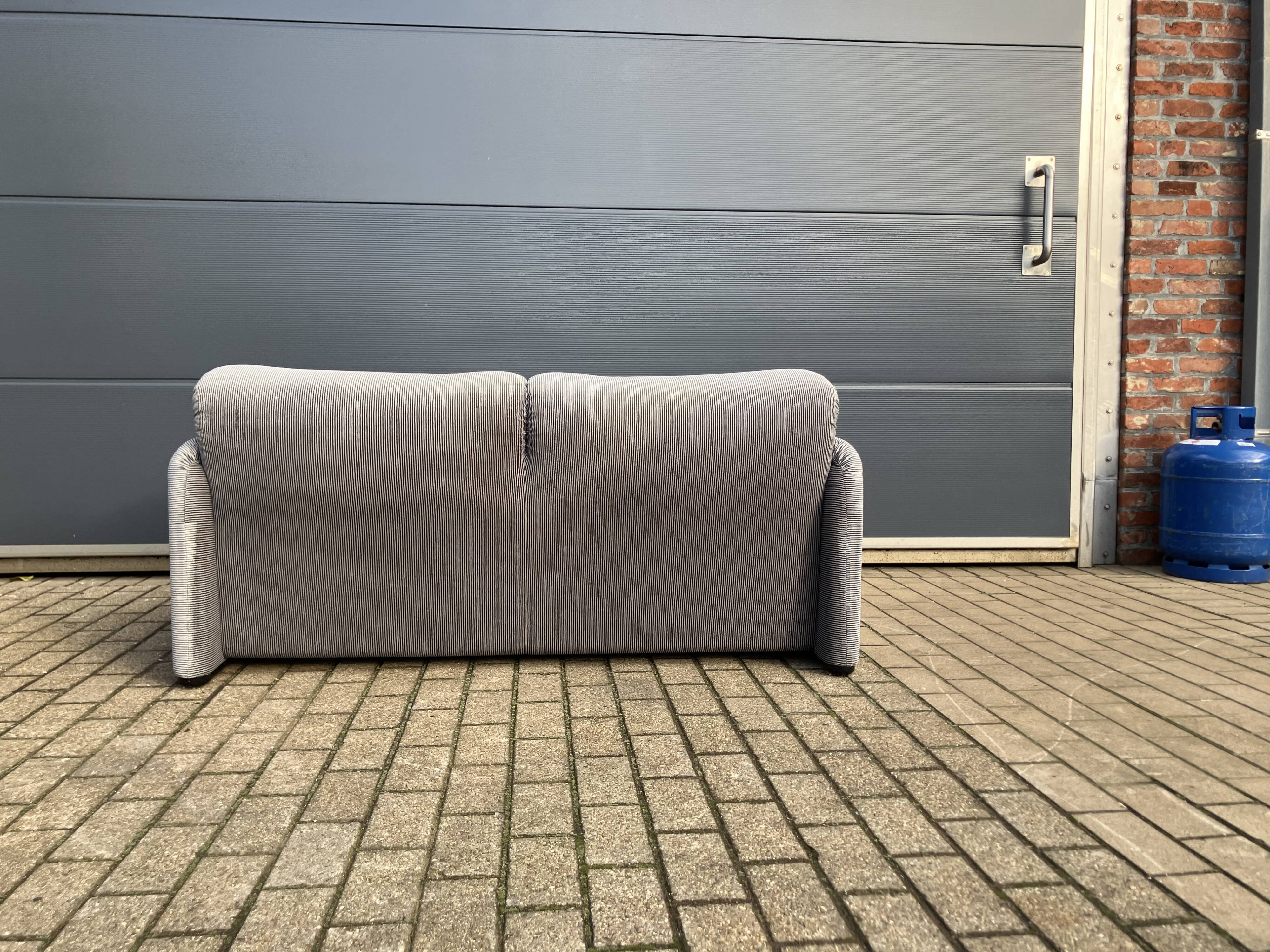 Cassina Maralunga 2 seater sofa, light gray Vico Magistretti