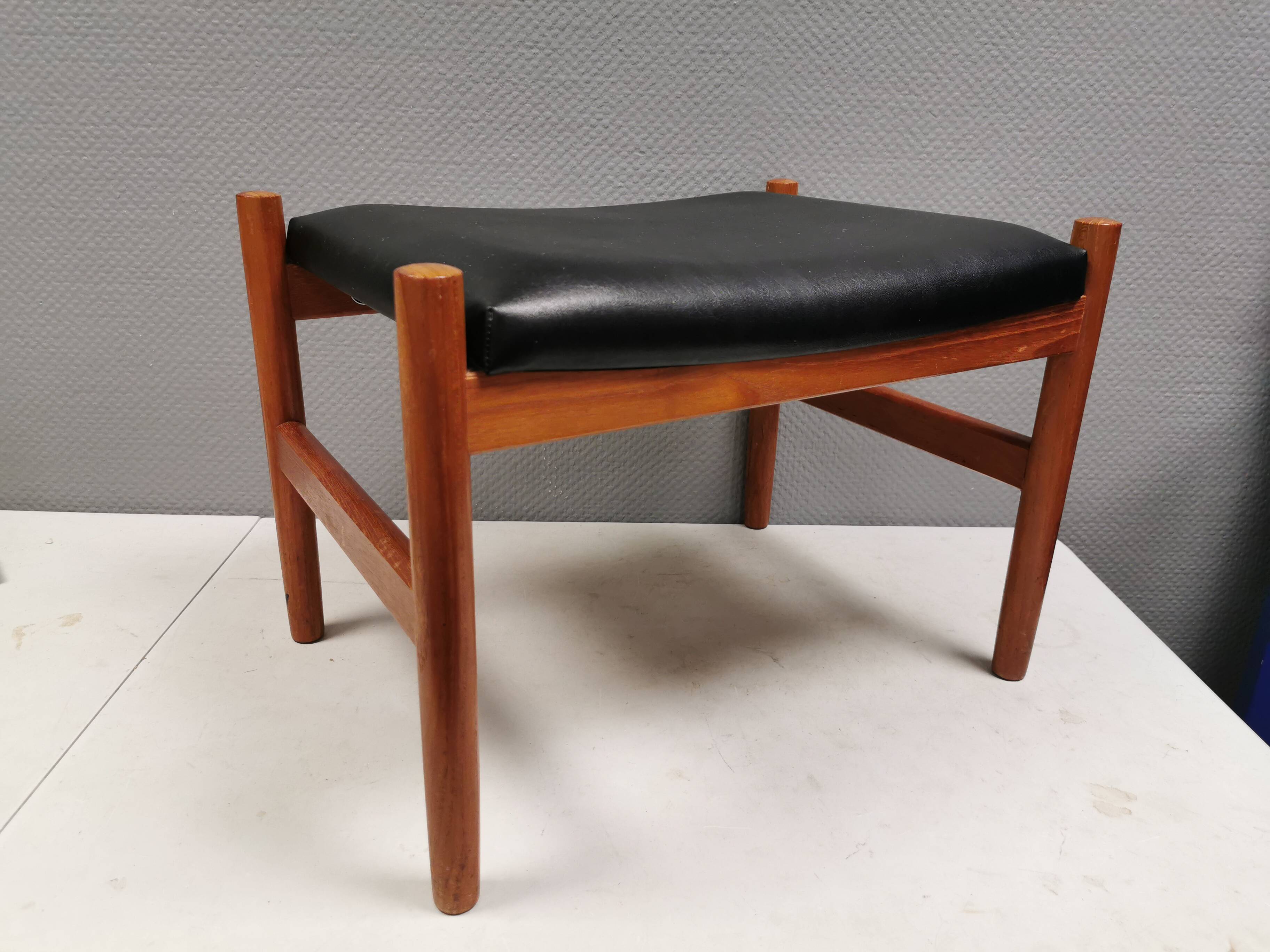 Danish Teak Footstool, Black Skai Leather, 1960s Spøttrup Design