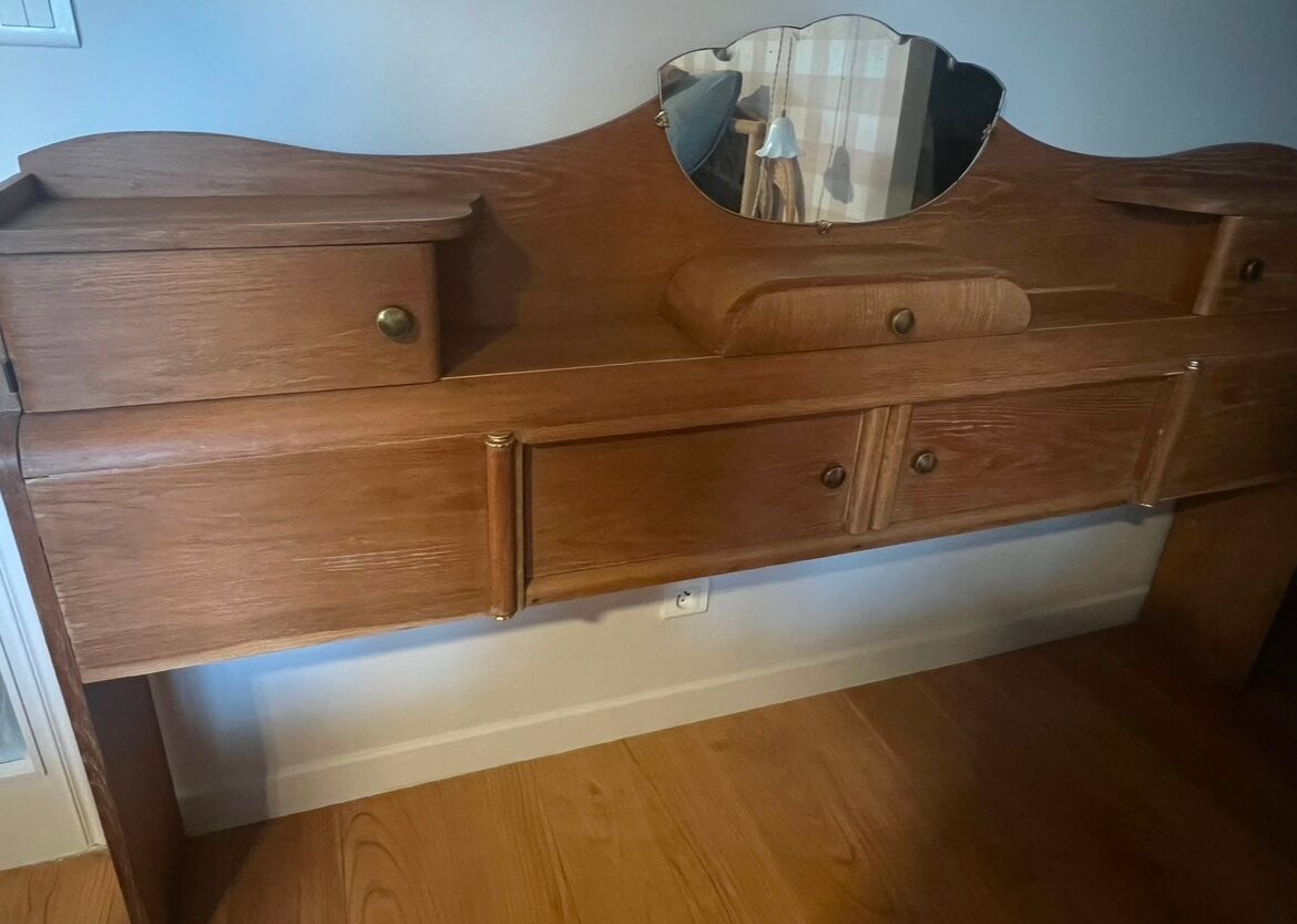 Cosy Art Deco headboard