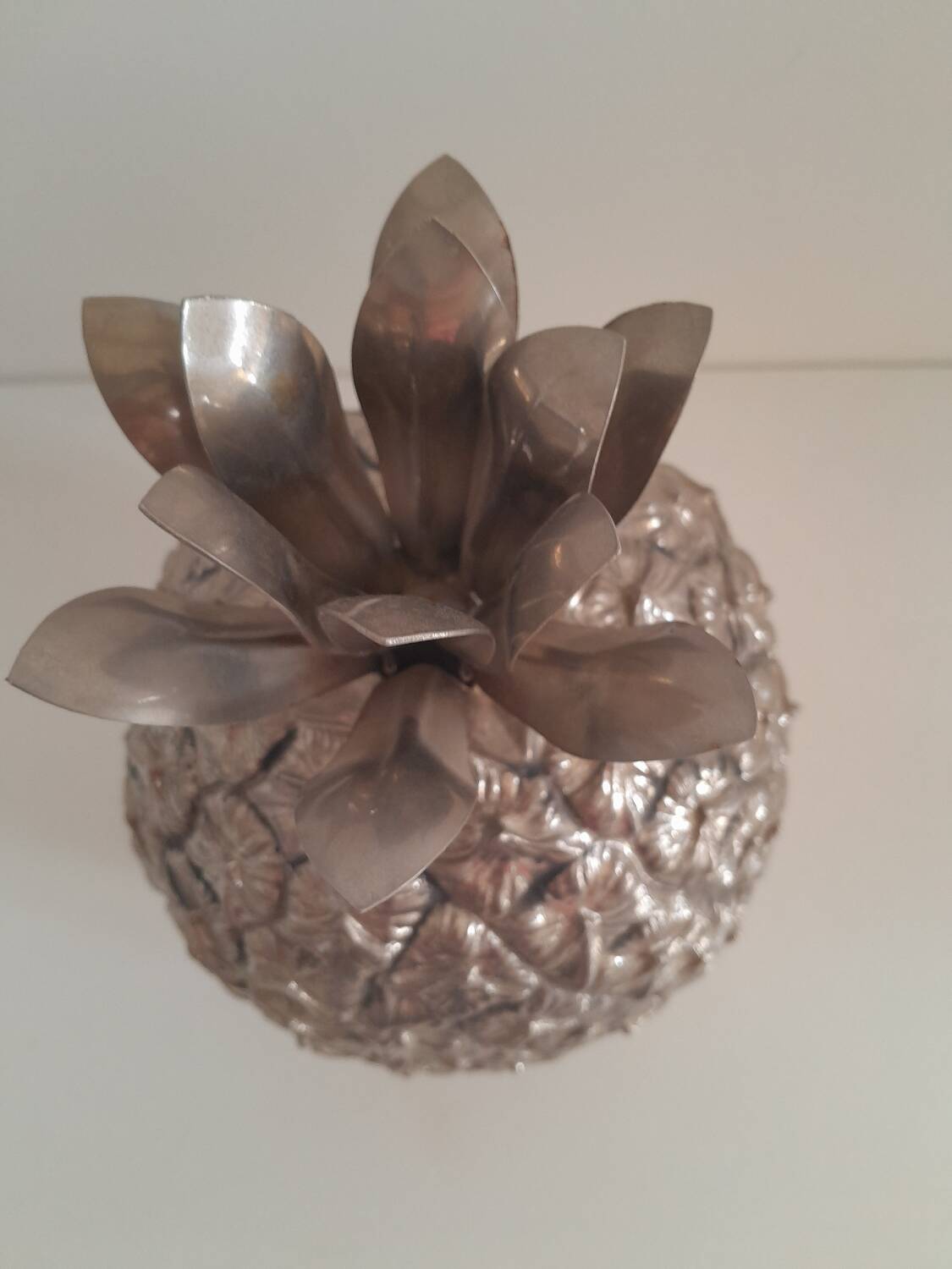 Pineapple shaped ice bucket