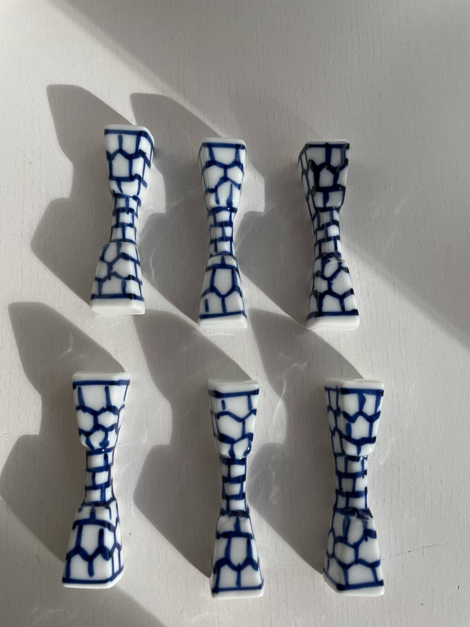 Lot de 6 porte-couteaux ou baguettes en porcelaine bleue