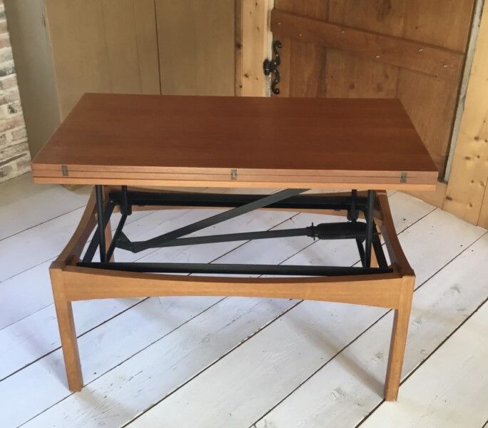 Liftable coffee table