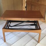 Liftable coffee table