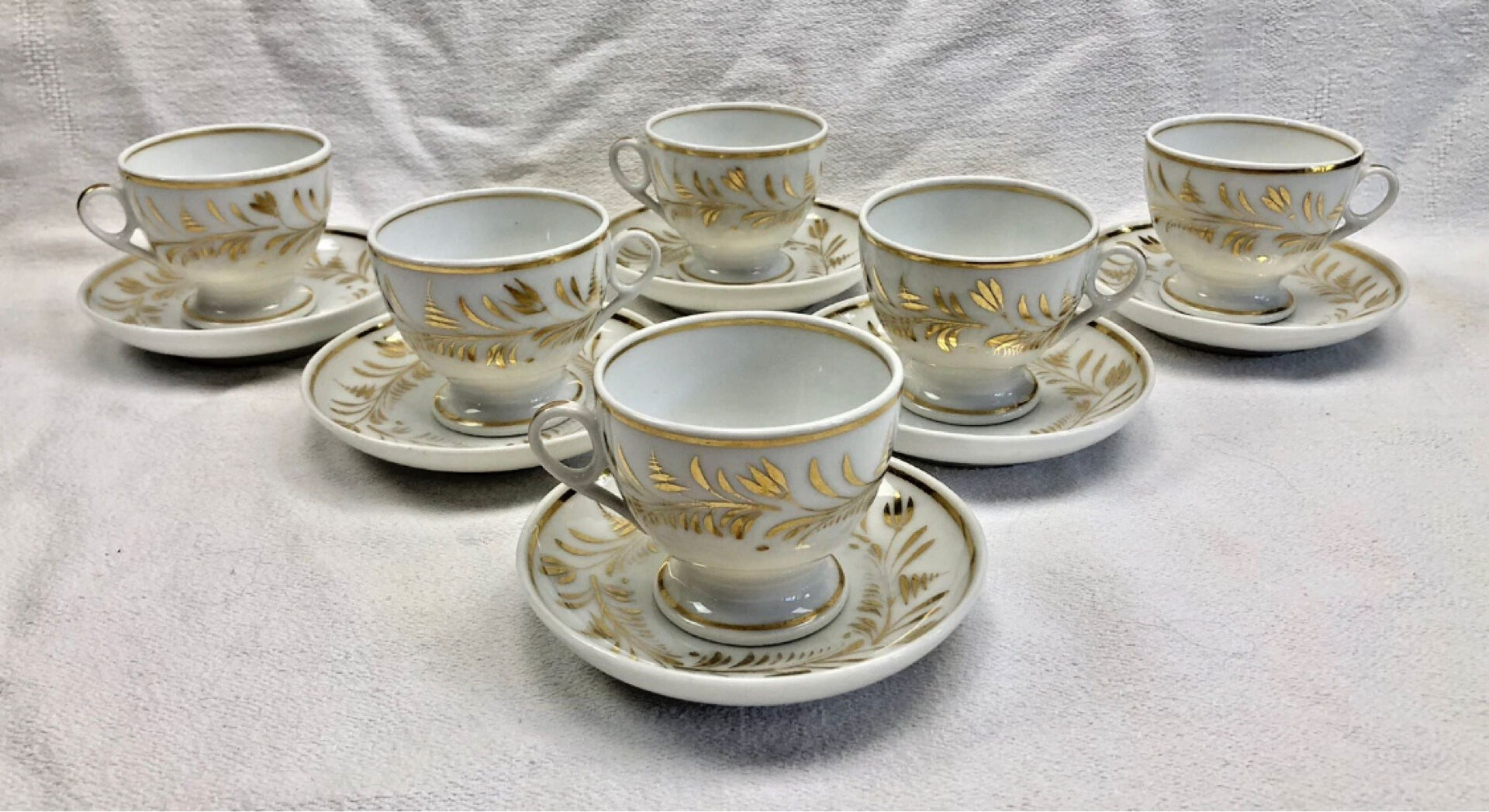 Antique Empire XIX coffee service for 6 cups, porcelain from Paris.
