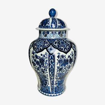Large covered pot in Delft earthenware