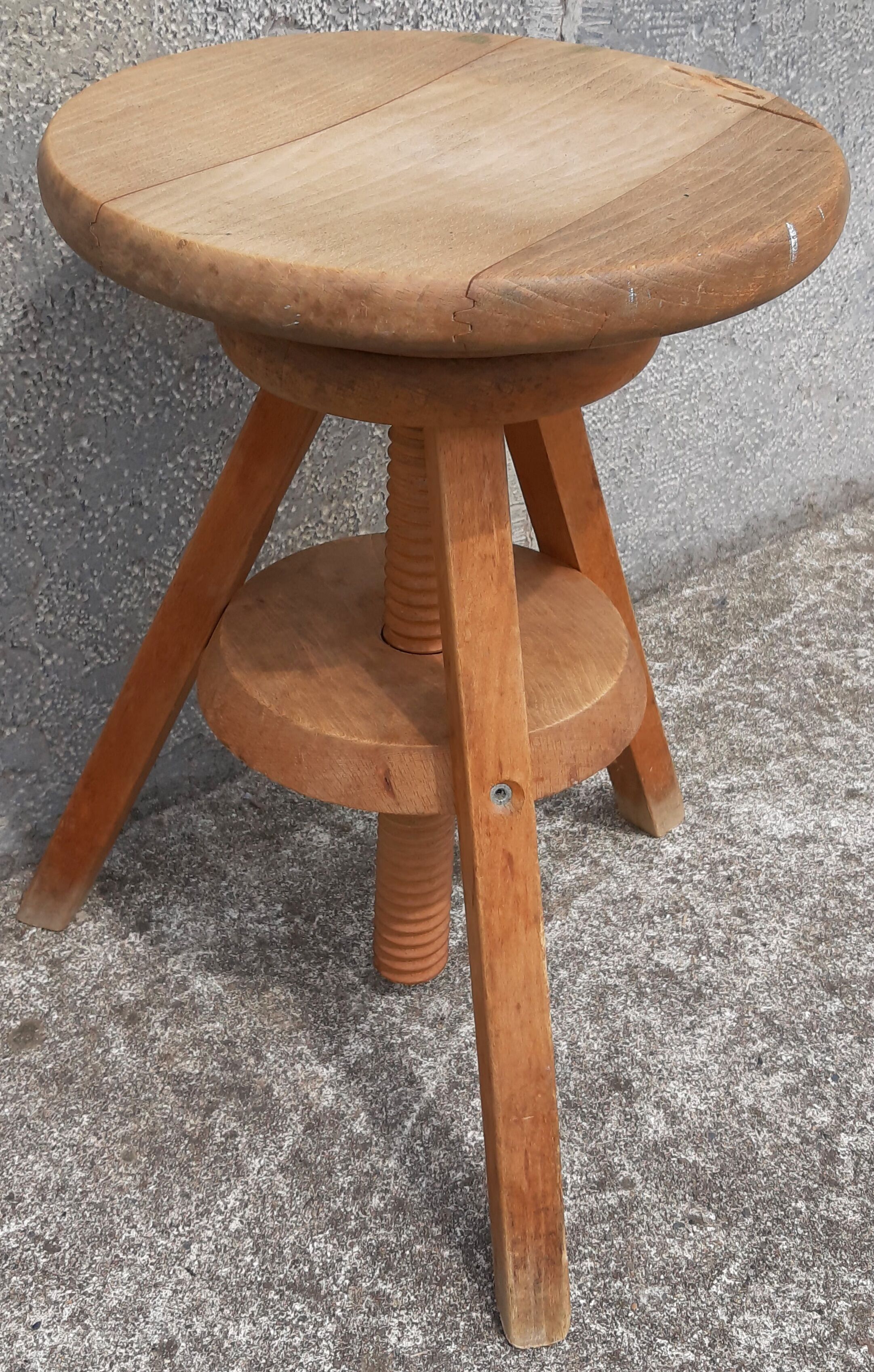 Tabouret à vis en bois