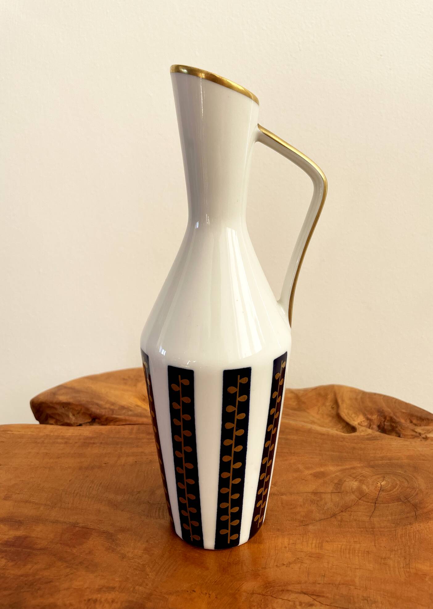 Volkstedt 1762 GDR Echt Kobalt Vase with Handle, East-German Vintage Porcelain