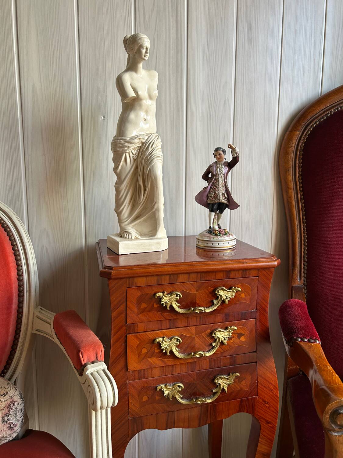 Small 19th-century chest of drawers