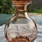 Carafe en verre rosée