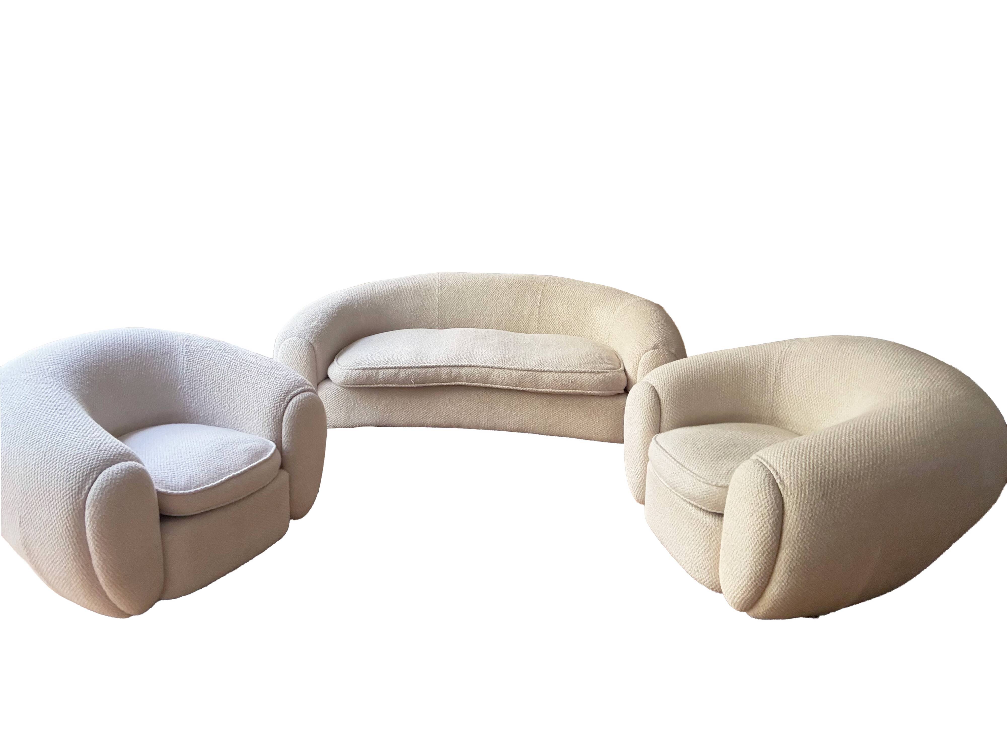 Curved sofa set "Polar Bear" called "Banana" in white boucle.