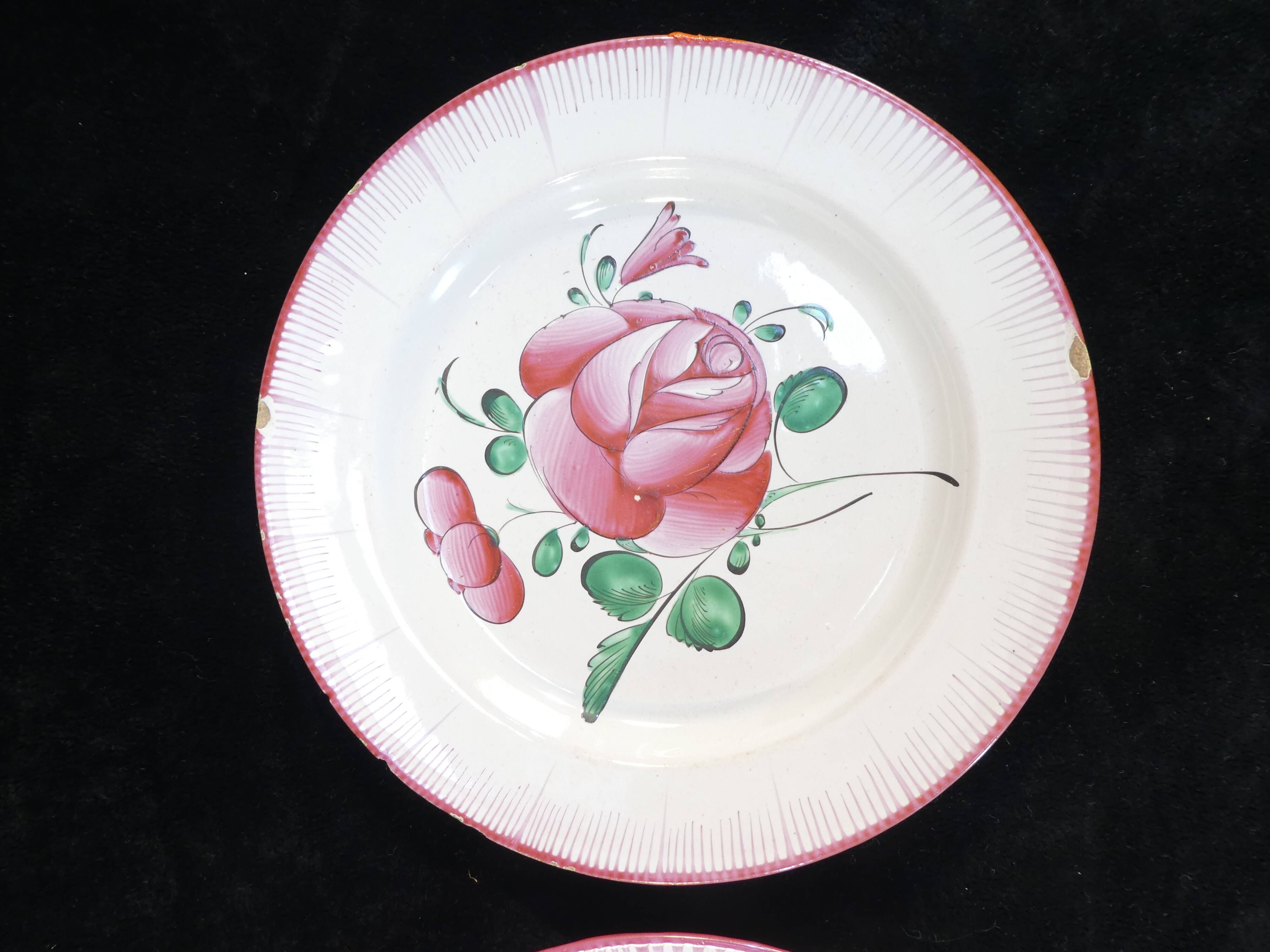 Set of 2 Plates in Faience de l'est pink red 19th LUNEVILLE / ST CLEMENT