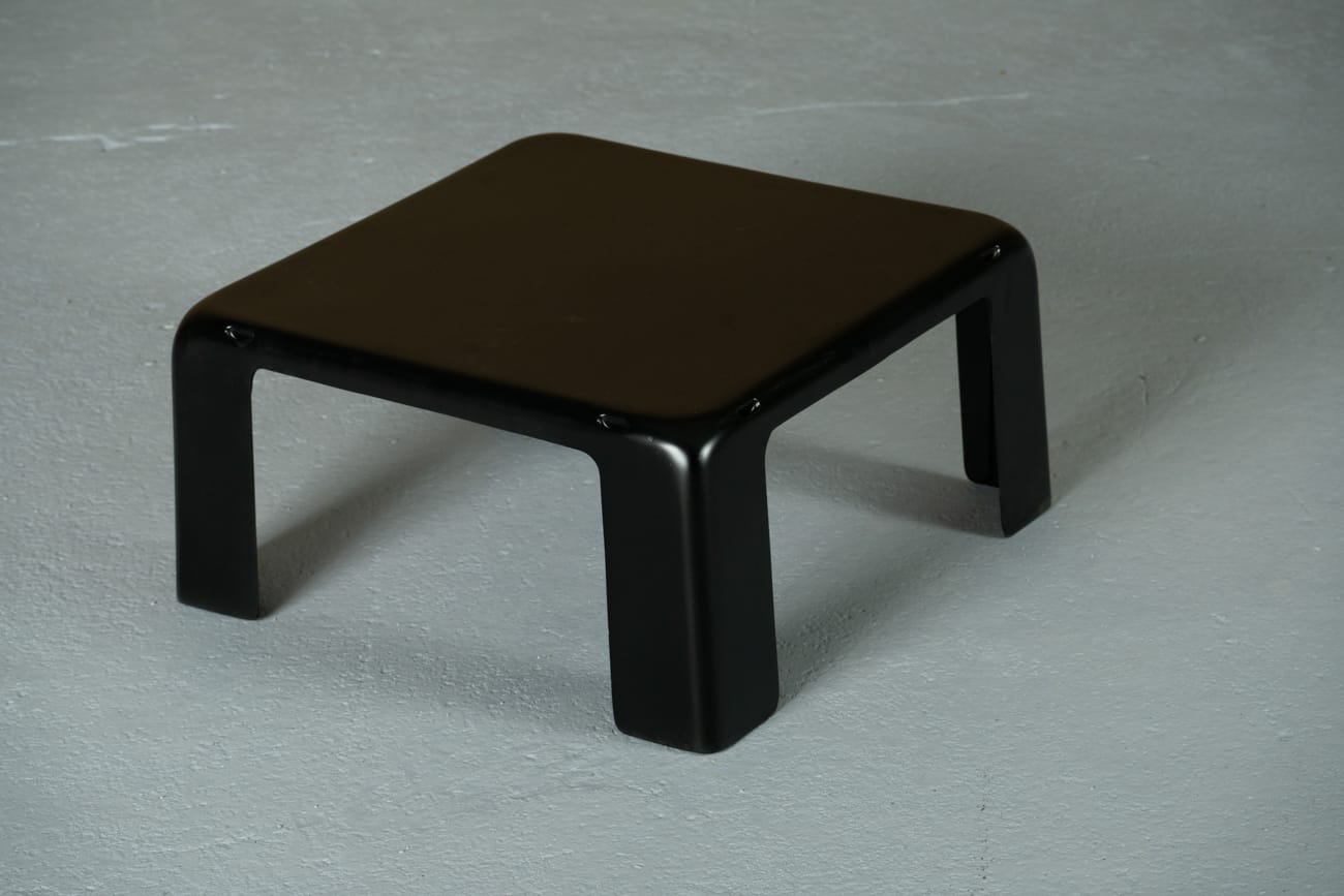 Black Amanta coffee table by Mario Bellini for C&B Italia, Italy, 1970s