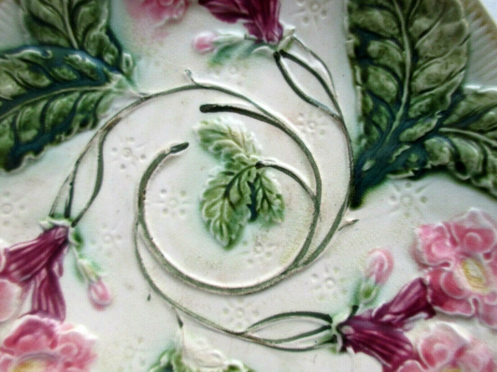 Art Nouveau dabbling plate, Production Onnaing: Pink freesias