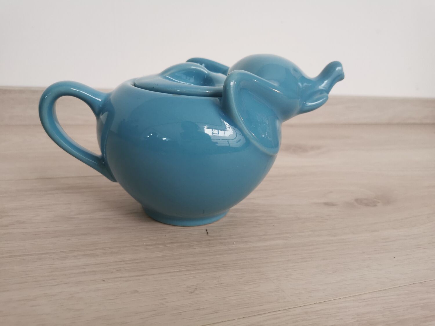 Théière vintage éléphant bleue