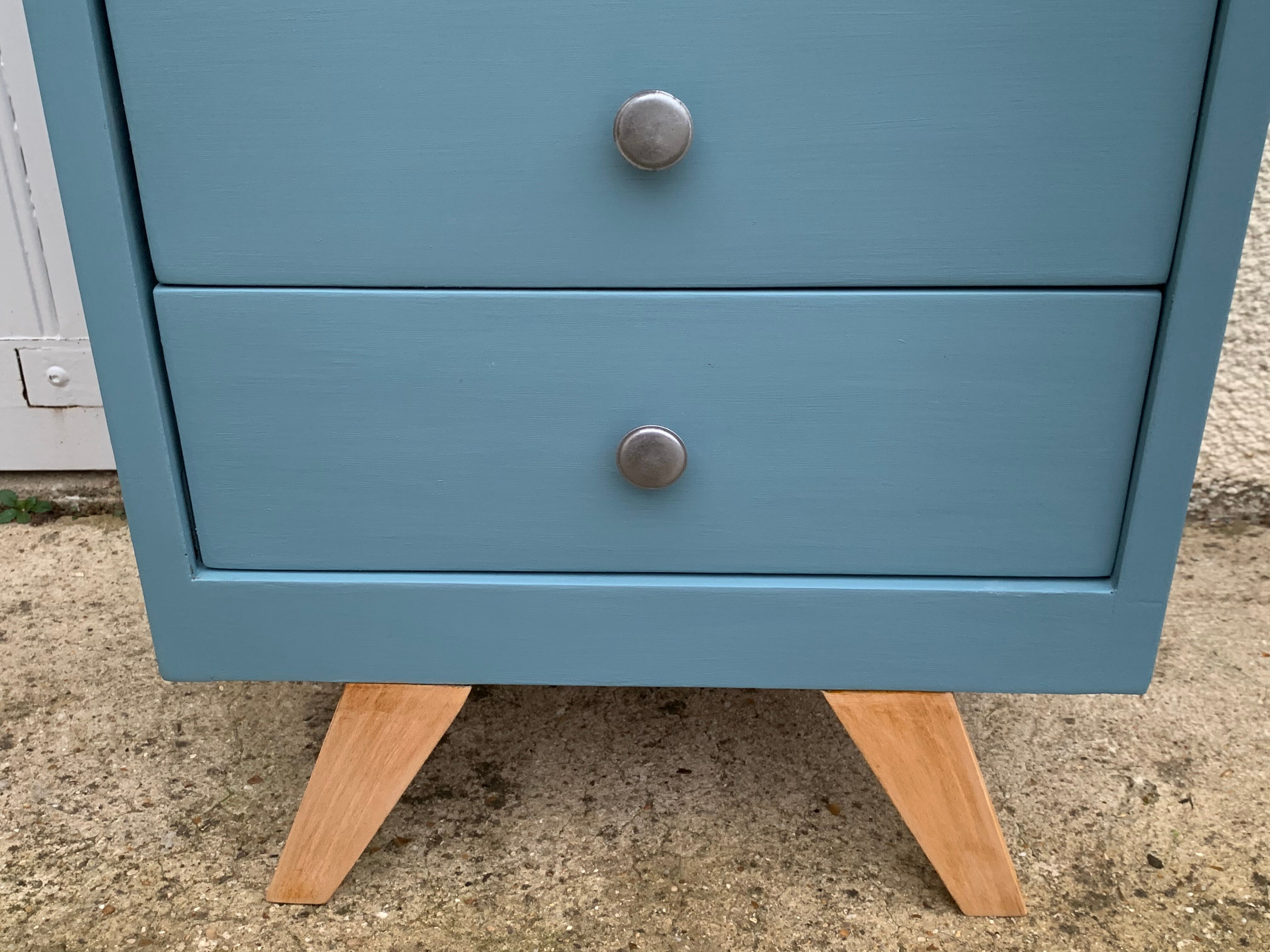 Chiffonnier feet compass 1950