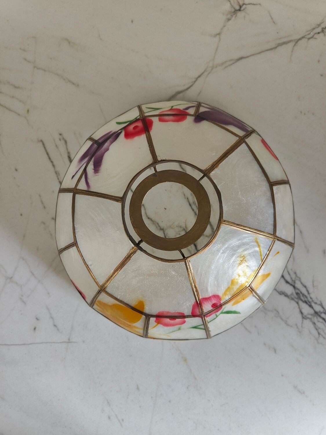 Mother-of-pearl lampshade