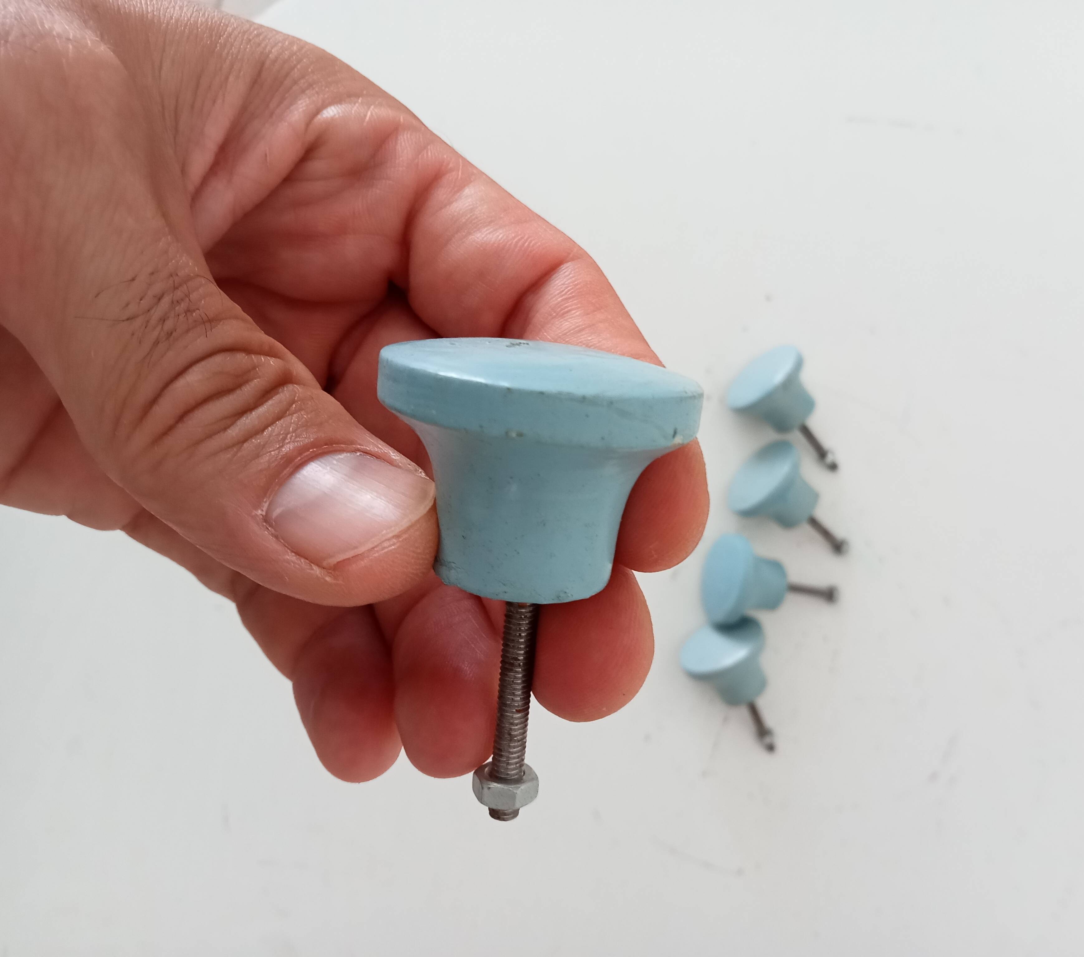 Paire de boutons de meubles vintage en bois