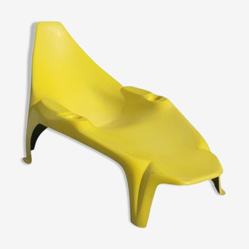 Modern mid-century yellow pool chaise longue