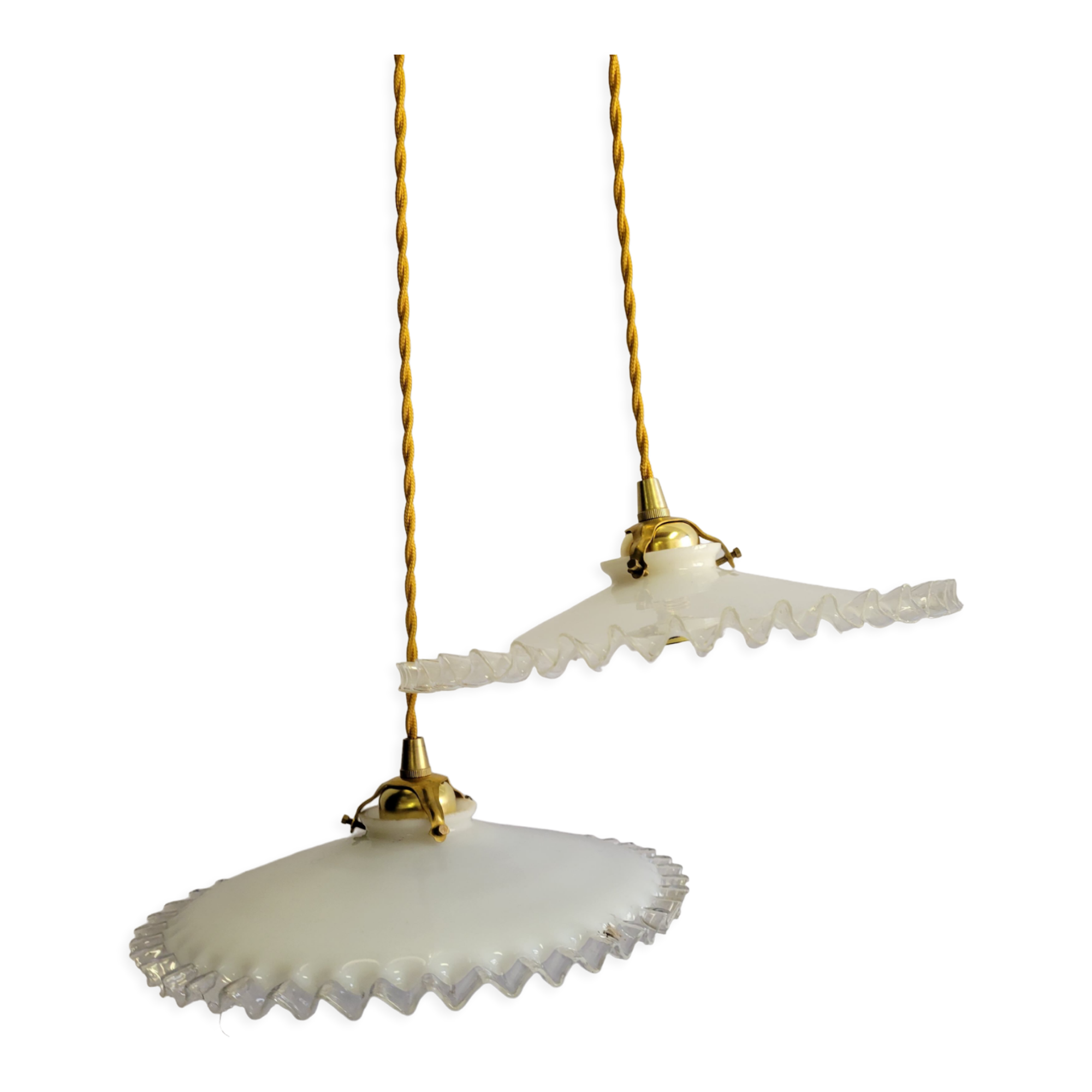 Duo of serrated opaline suspensions