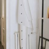 High-cut floor lamp
