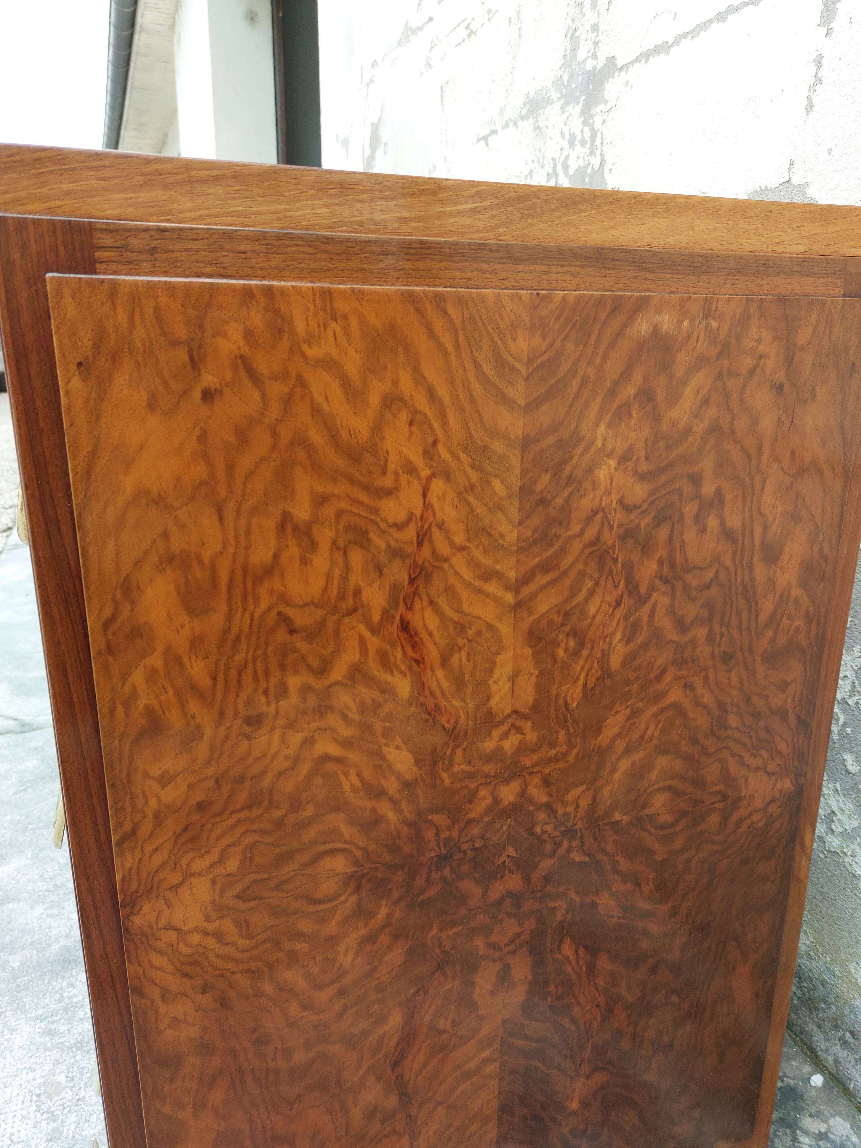 Art Deco period chest of drawers in walnut 1930