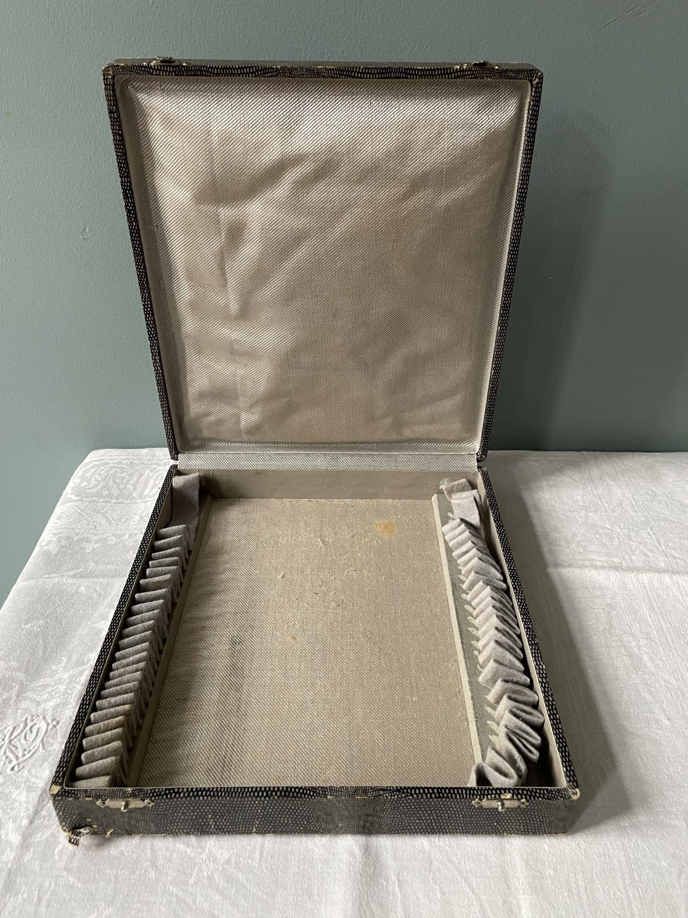 Ercuis housewife in silver metal 90gr of 24 pieces