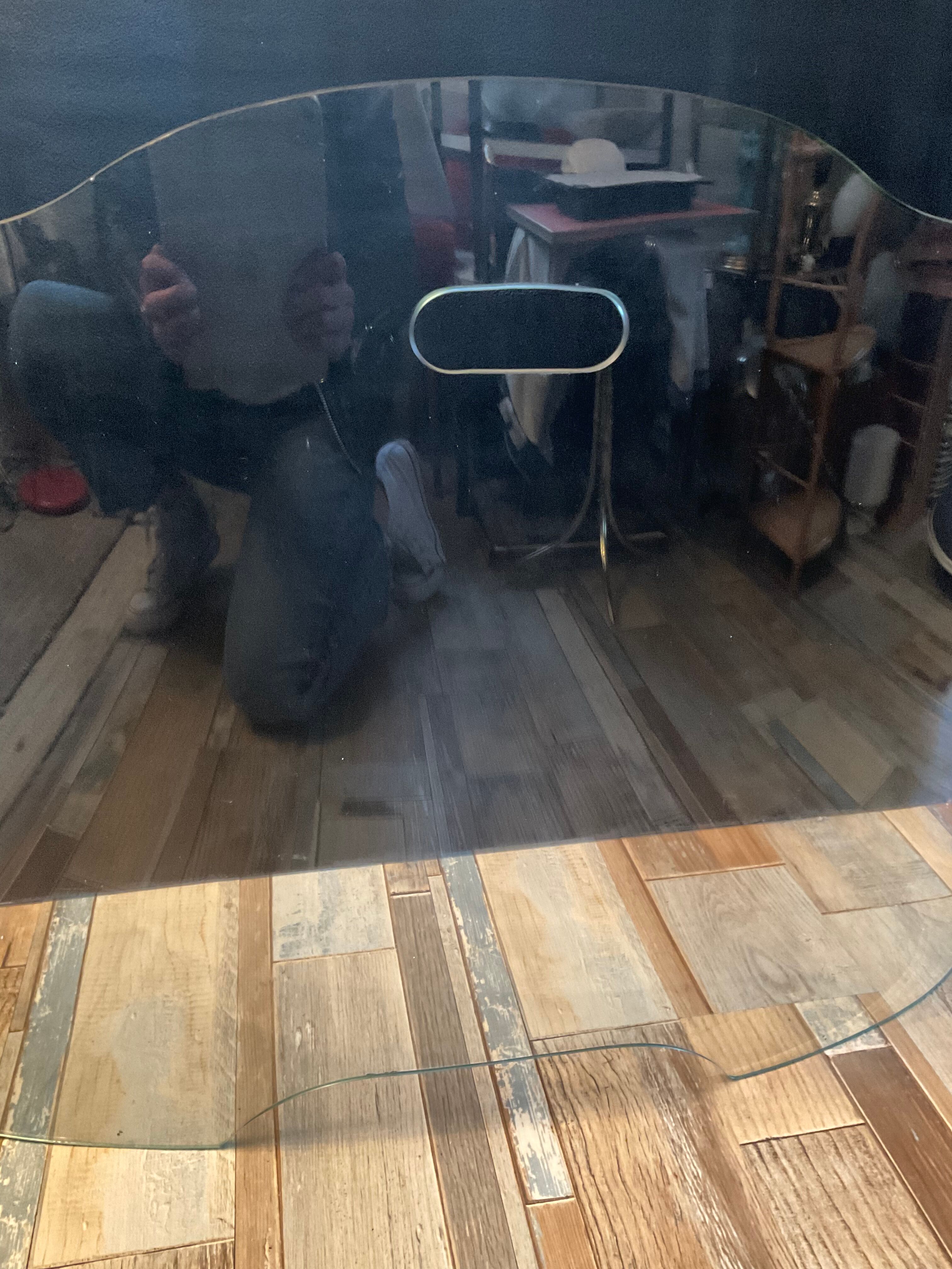 Curved fire screen tempered glass design