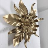 Gold metal flower wall light