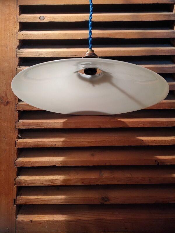 Suspension saucer opaline