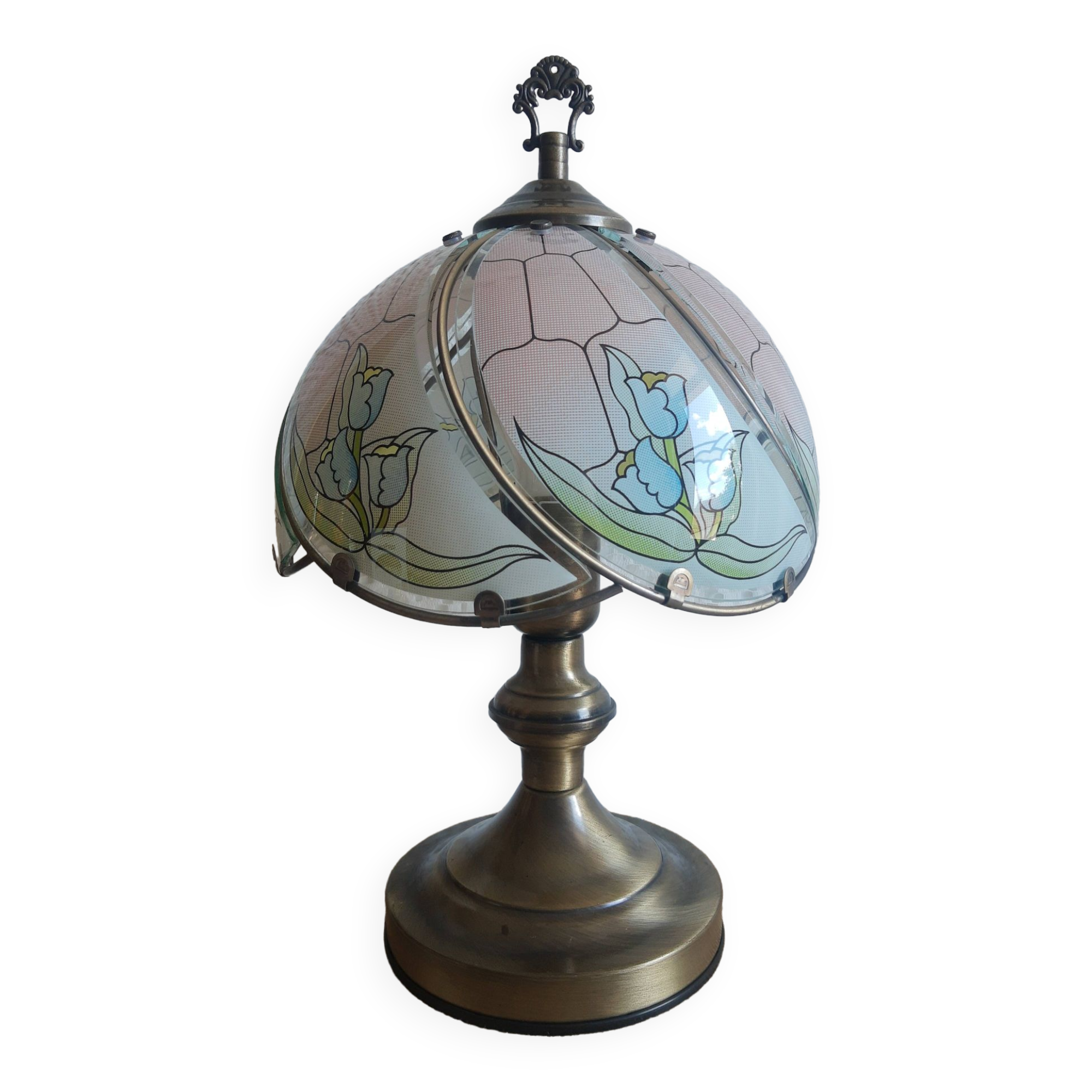 Lamp style tiffany vintage floral pattern