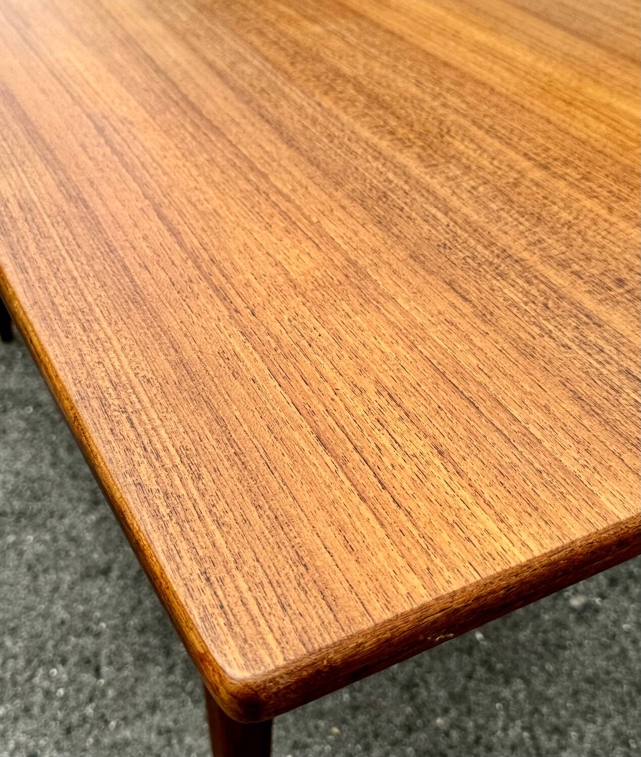 Table design scandinave, ameublement NF, vers 1960