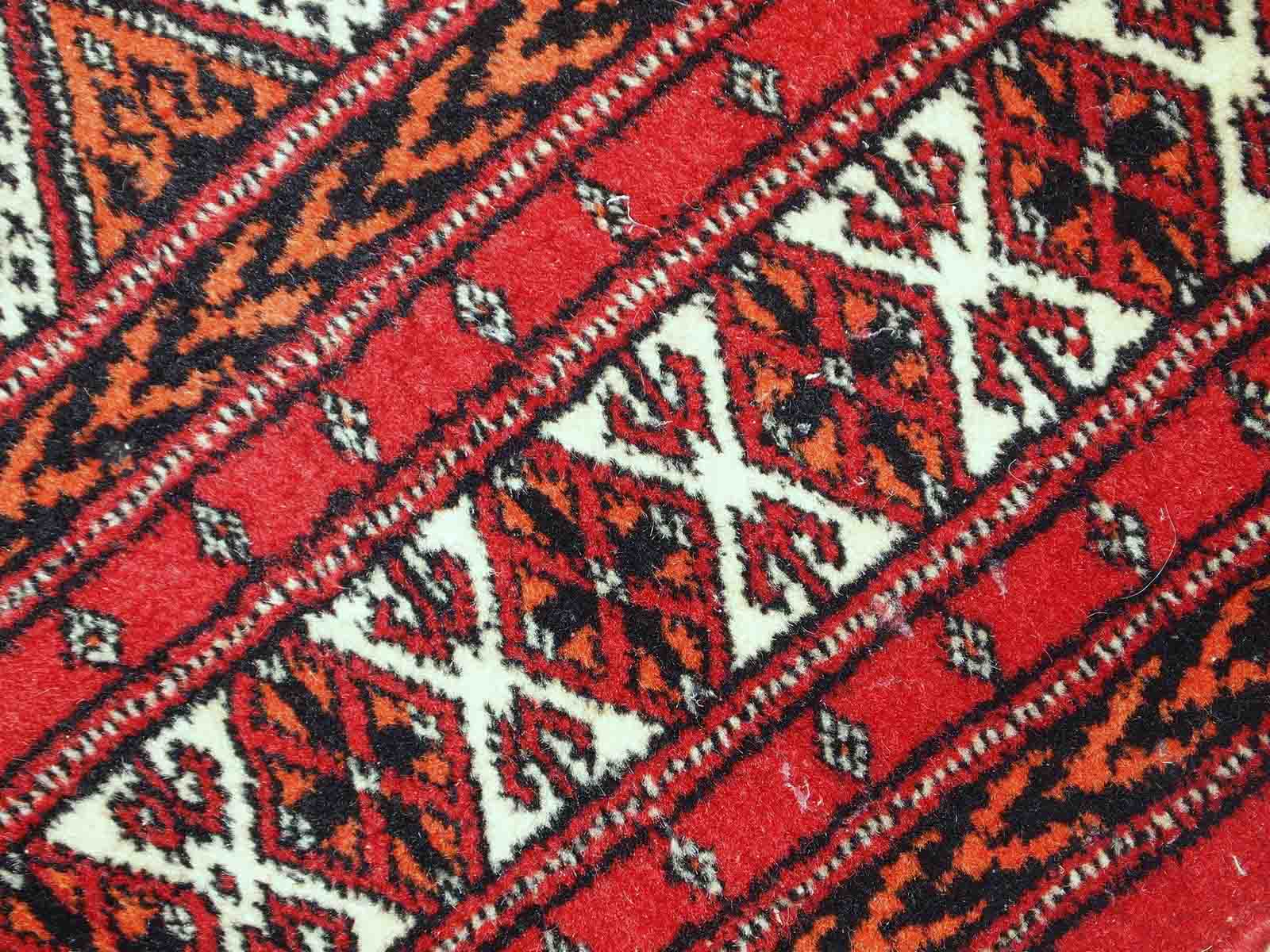 Vintage Pakistani carpet Lahore handmade 81cm x 145cm 1960s, 1C733