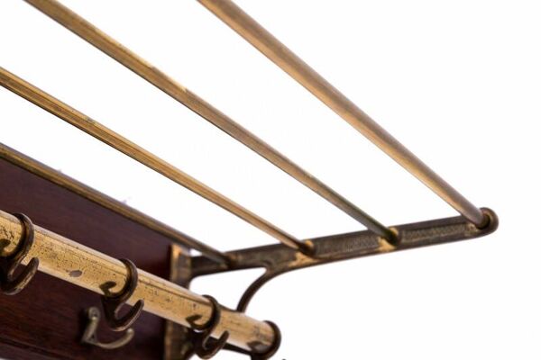 Petite armoire ancienne, Europe occidentale, vers 1900.