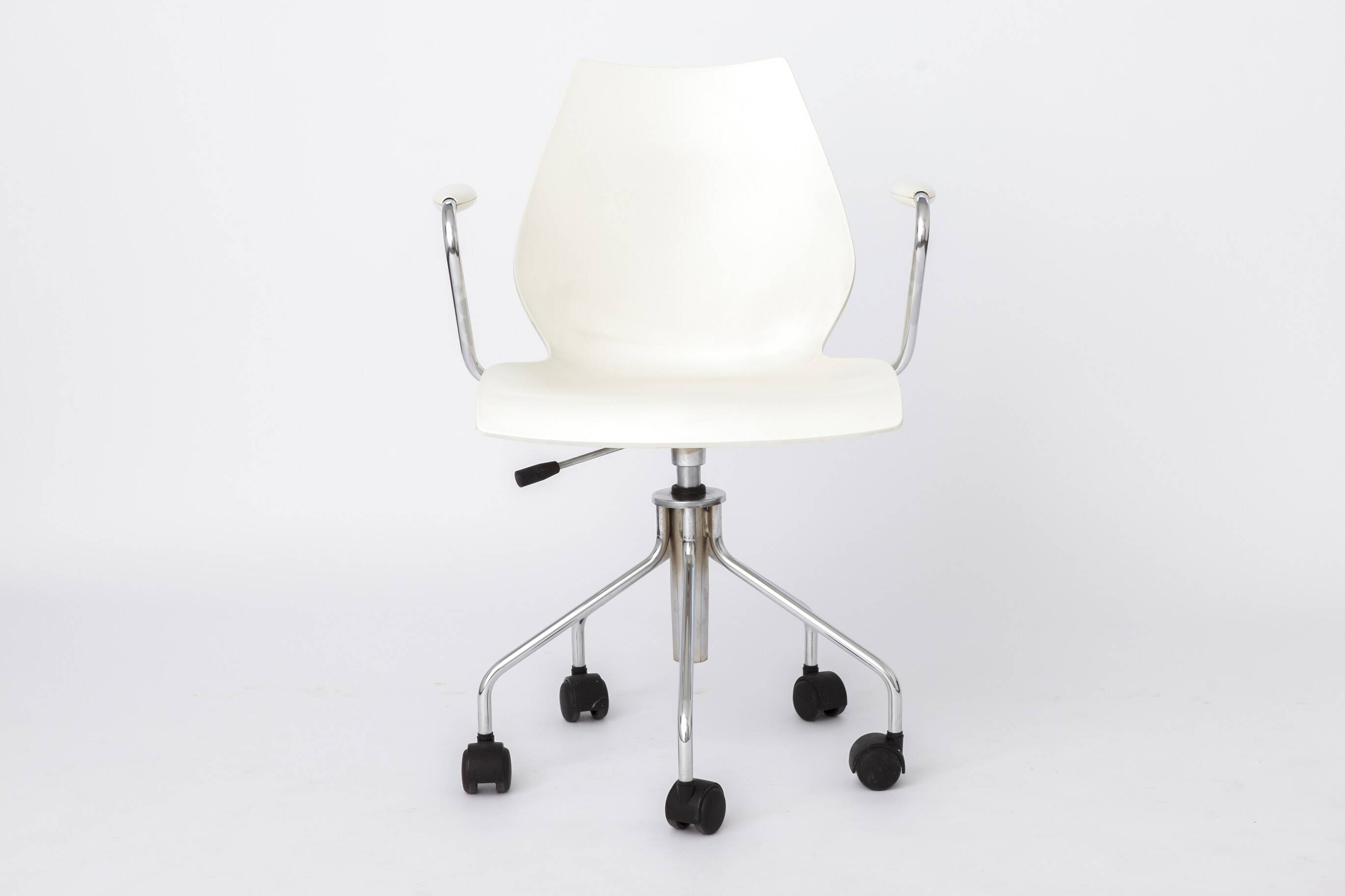 Vintage Kartell Maui Swivel Chair by Vico Magistrettic Italian Design 2000s