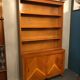 Bibliothèque vintage pieds compas