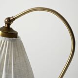 Lampadaire scandinave en laiton à col courbé, années 1950