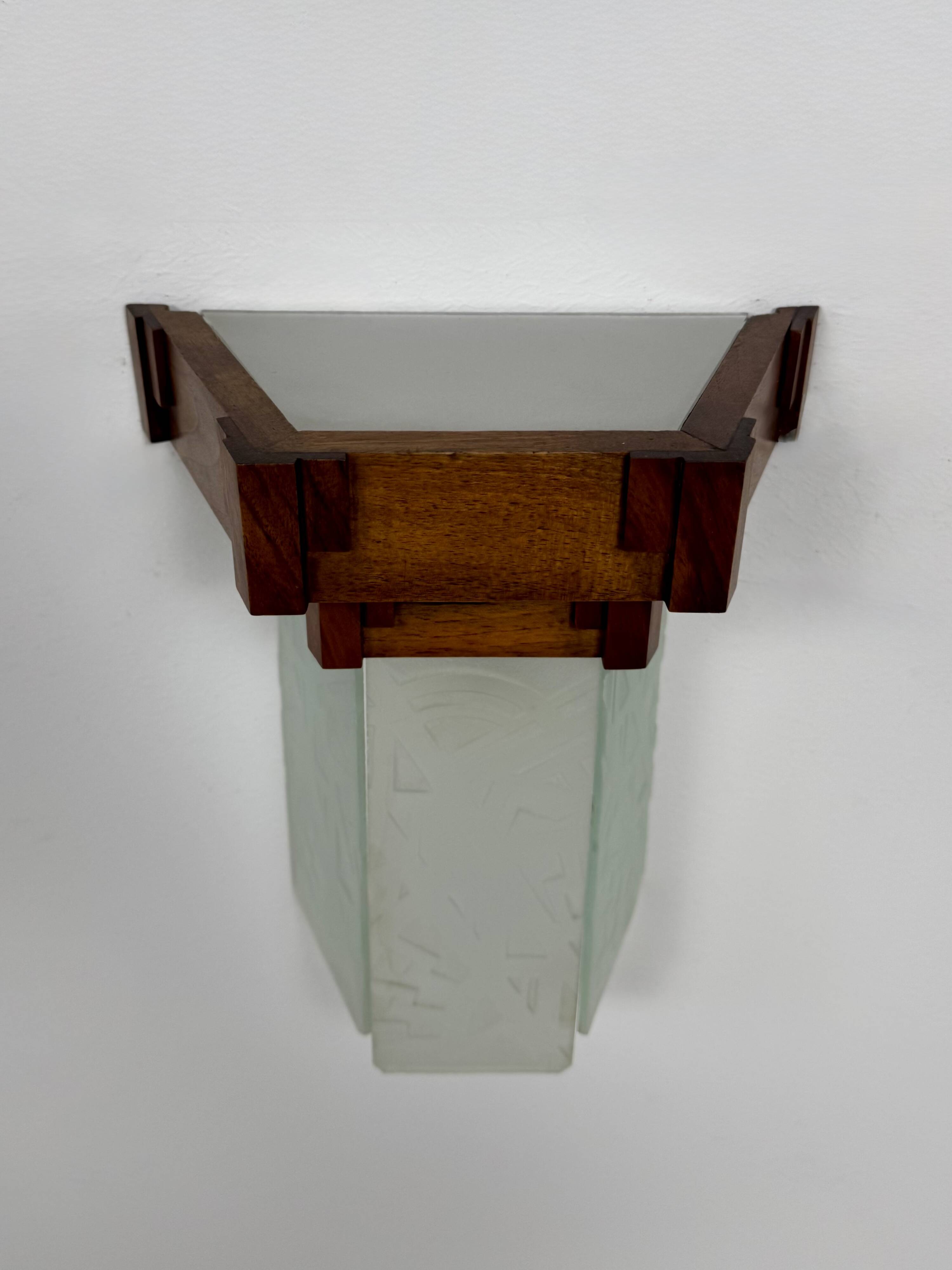 Vintage modernist Art Deco wall light, oak and frosted glass, France, 1930.