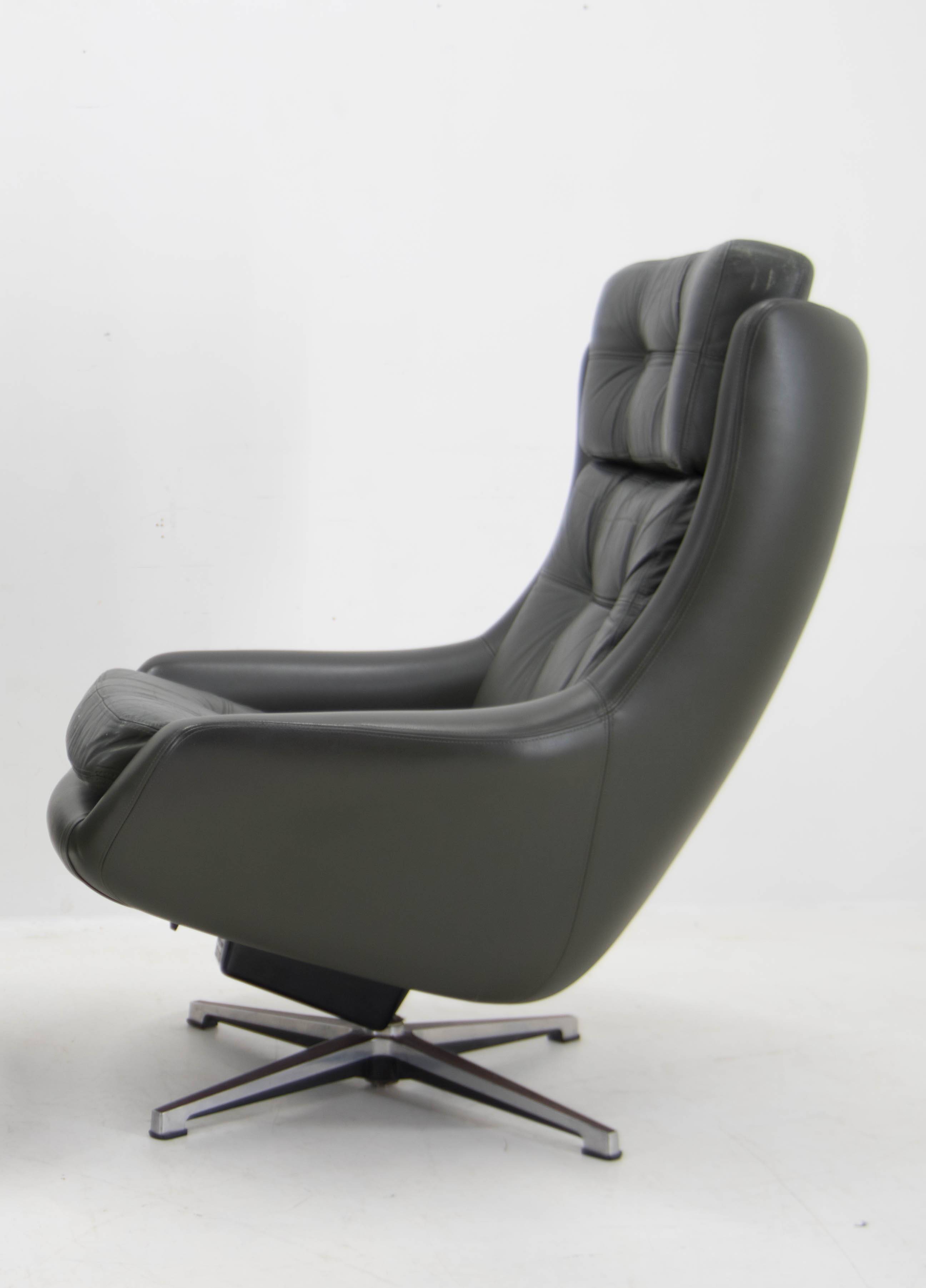 Midcentury Swivel Rocking Armchair, Peem, Finland, 1970s