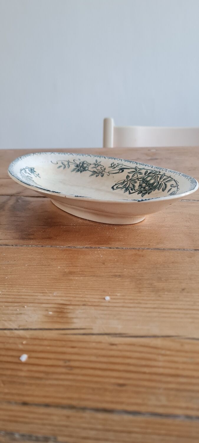 Oval serciviate dish