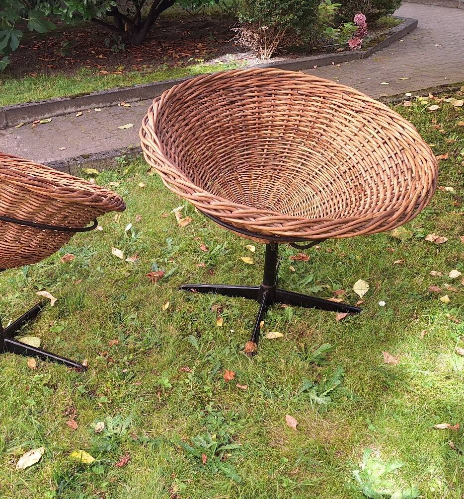 Paire de fauteuils pivotants en bambou et métal, années 1960