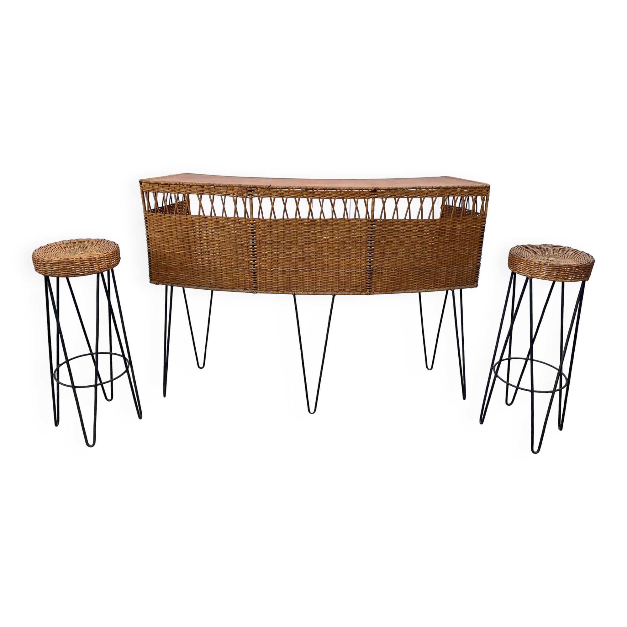 Vintage 1950s bar counter with two rattan and metal stools