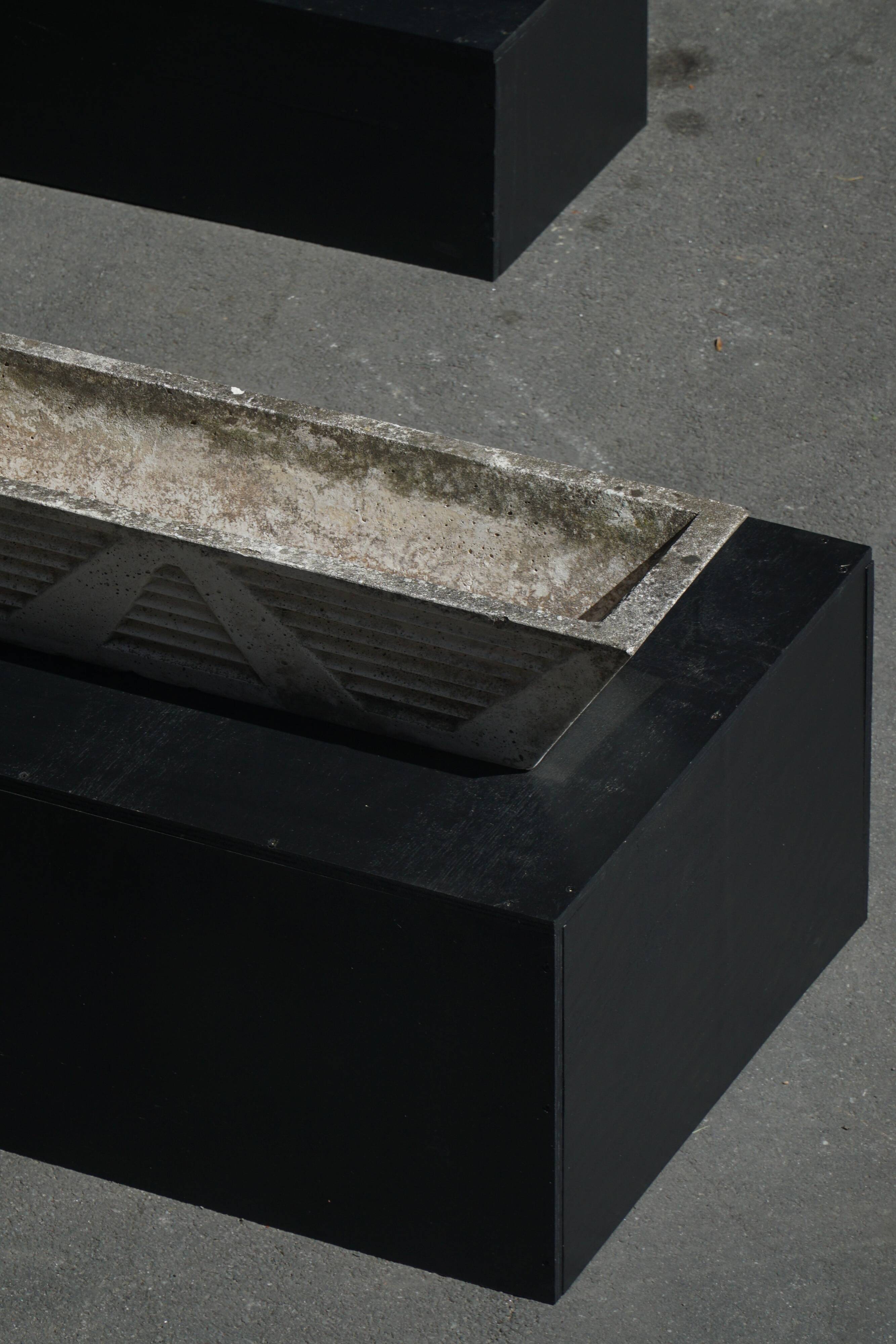 Rectangular moulded concrete planter, French Art Deco, 1940s