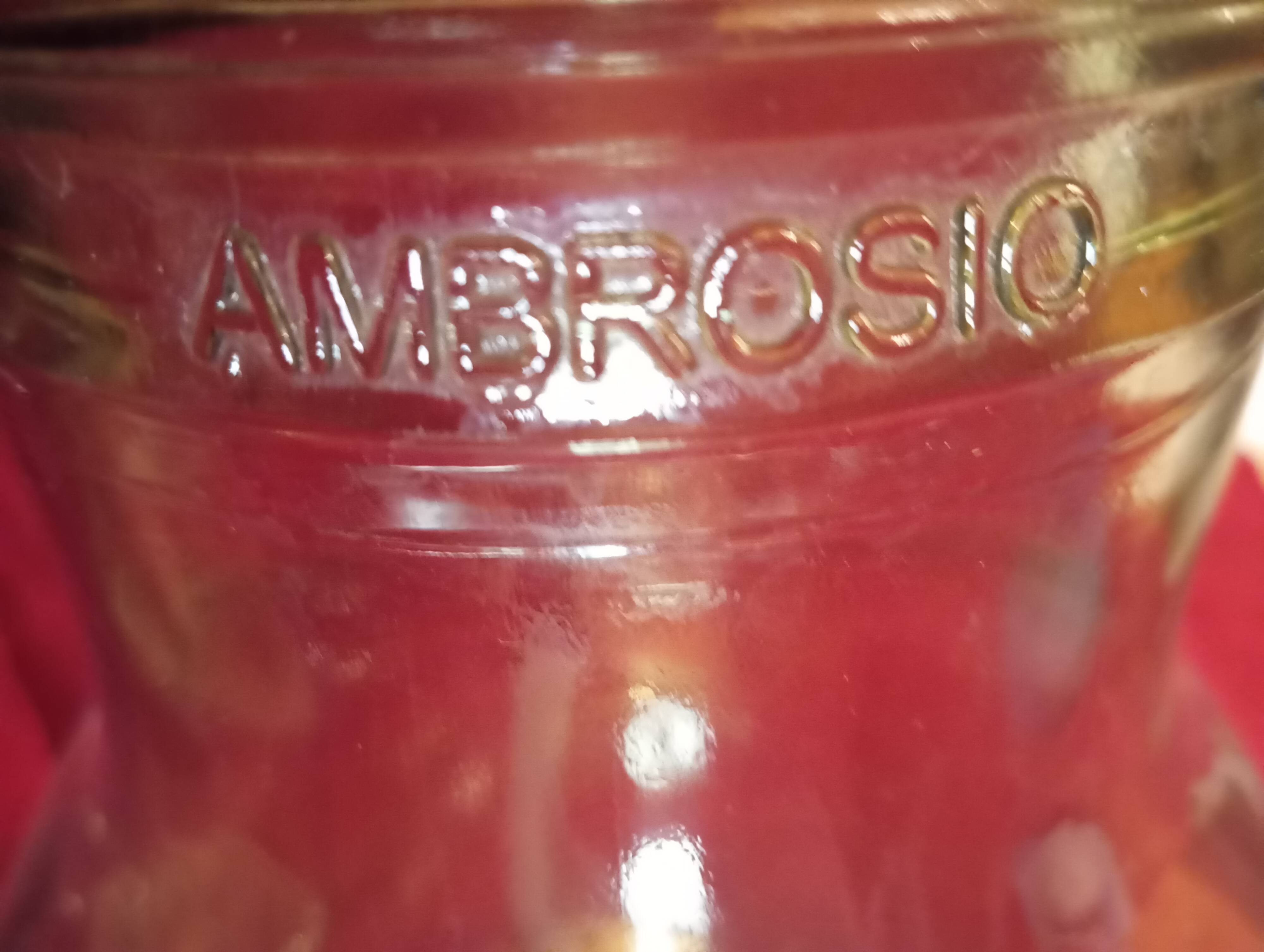 Glass jar