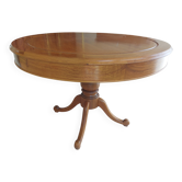Round table in mahogany