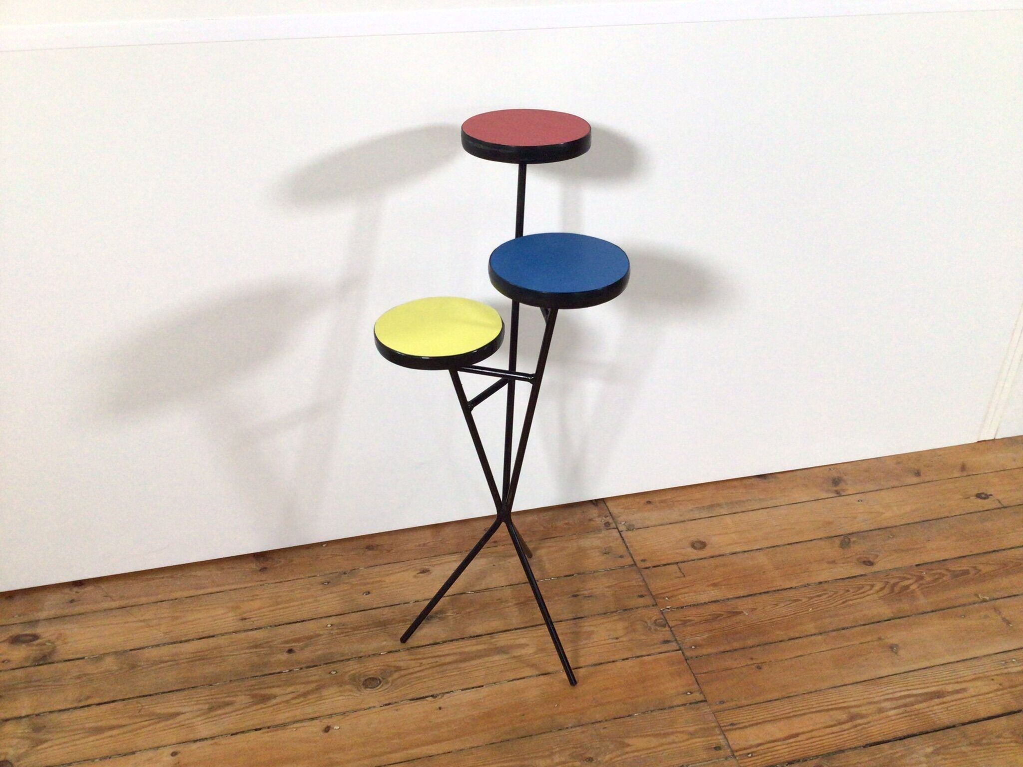 Colorfull side tabel